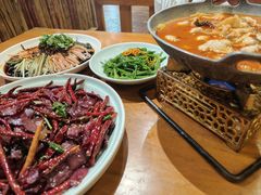 -老滇山寨•云南特色菜•地方菜•民族风情歌舞表演(金碧店)