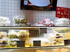 面包甜点陈列柜-白玉兰食品甜凤店(合生汇店)