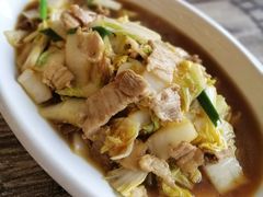 五花肉烩白菜-东河市场