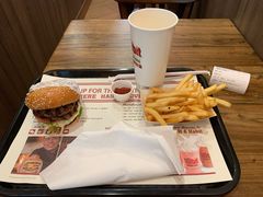 -The Habit Burger Grill 哈比特汉堡(世博店)
