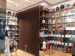 零售区-VENCHI 闻绮(上海佛罗伦萨小镇店)
