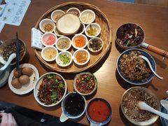 -包整·丝娃娃(一览甲秀楼风景店)