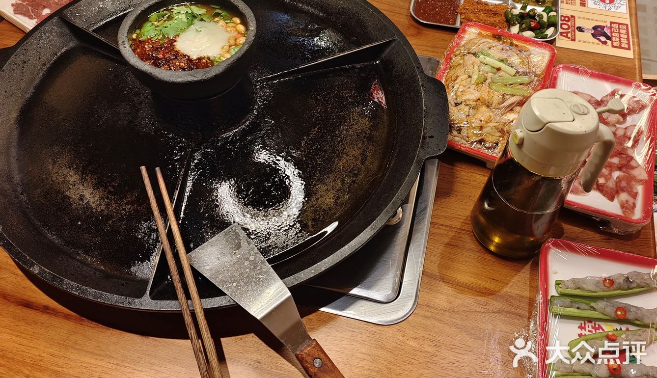 品尝烤肉美味
