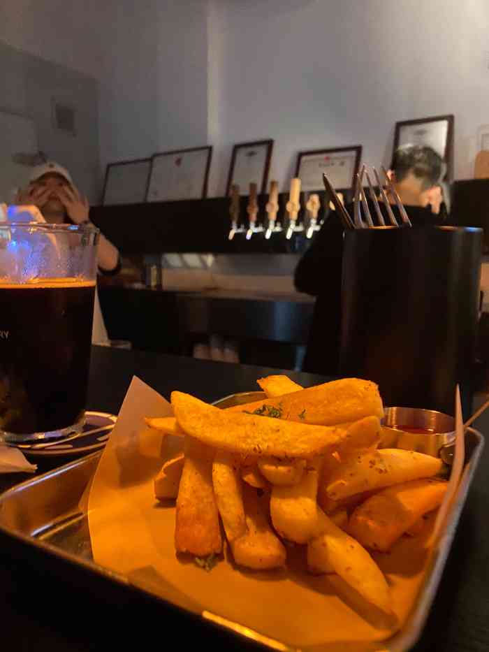 etbrewery精酿啤酒(南山总店)-"520当天和朋友去小喝了两杯,这家店前