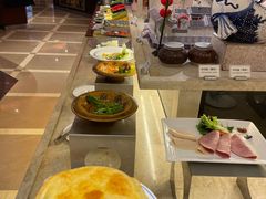 自助取餐区-天伦松鹤大饭店·欣妮咖啡
