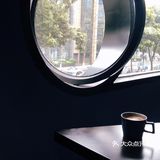 禁不住小姐姐的推荐，点了一杯她说不太甜的鸳鸯拿铁