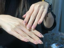 -UGIRL有个美甲