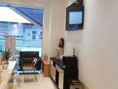 -瑞尔齿科(上海长风大悦城店)