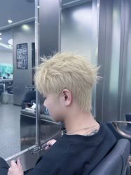 -MOVAN  HAIR莫凡匠人发型屋