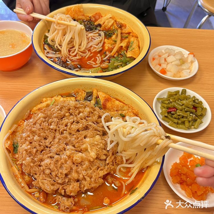 在合肥！路边才20多的螺蛳粉火锅好吃哭了😭