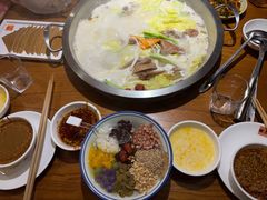 -佬土鹅肠火锅(中建大观店)