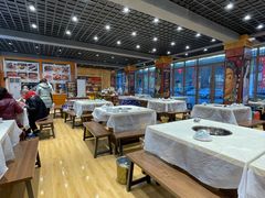 自助取餐区-九寨沟特色牦牛肉汤锅