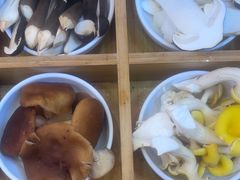 -阿婆情腊排骨火锅(金虹路店)