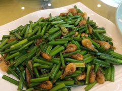蒜苔炒河虾-鸿达渔港