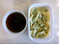 荠菜肉大馄饨红汤-吴家馄饨