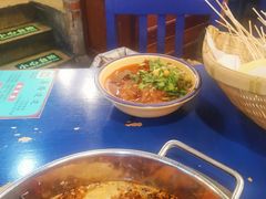 -马路边边串串香形象店(磐石路店)