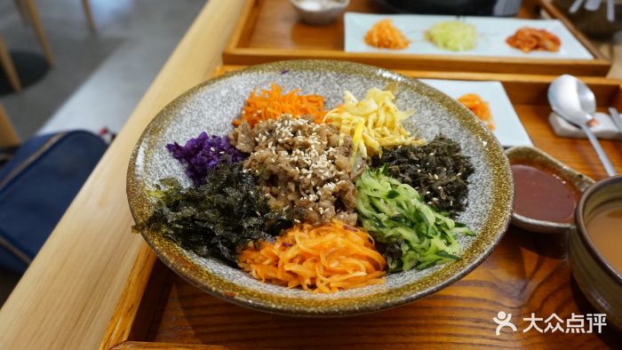 山蓟菜牛肉拌饭