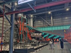 -极限PLAY运动娱乐新世界·团建派对潮玩休闲馆·室内蹦极高空游乐园