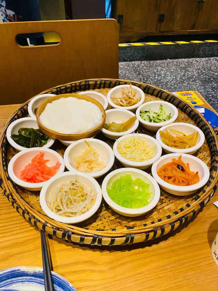 包整·贵州小吃研究中心(观山湖店)-"今天和朋友去包整尝了一下,位置