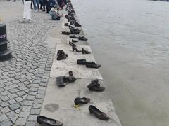-多瑙河畔鞋履雕塑