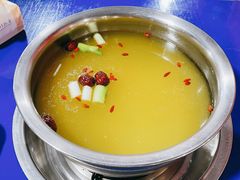 -牛华周记麻辣烫起源店