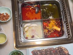 -巴渝瓦肆重庆鲜火锅(宝龙环湖店)