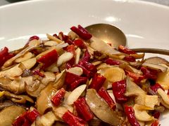 香辣牛肝菌-一坐一忘云南菜(卓悦中心)