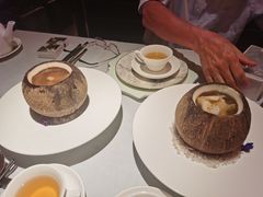 椰子八宝鸡汤-闻见中国海南菜(K11店)