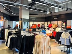 -百年港湾奥特莱斯(香炉礁店)