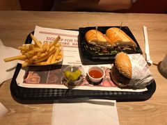 -The Habit Burger Grill 哈比特汉堡(复兴soho店)