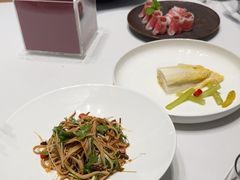 -红鼎豆捞·非遗鲍皇汤火锅(宝丰路店)