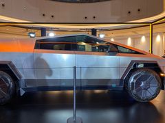 -TESLA 特斯拉(上海太古汇体验店)