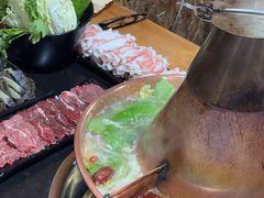 -果松木炭酸菜铜火锅·外婆参鸡汤