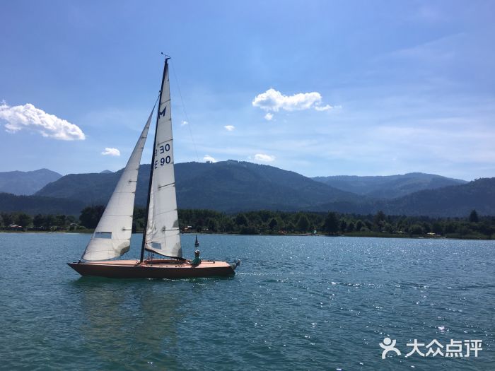 沃尔夫冈湖图片