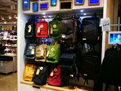 -LOG-ON(海港城店)