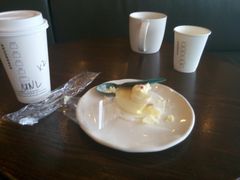 -星巴克臻选(盐城金鹰聚龙湖店)