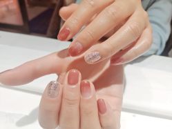 -孔雀手美甲美睫护理