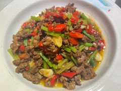 小炒黄牛肉-俏湘厨•地道湘菜(建华南路店)