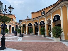 -佛罗伦萨小镇广佛名品奥特莱斯(疏港路店)