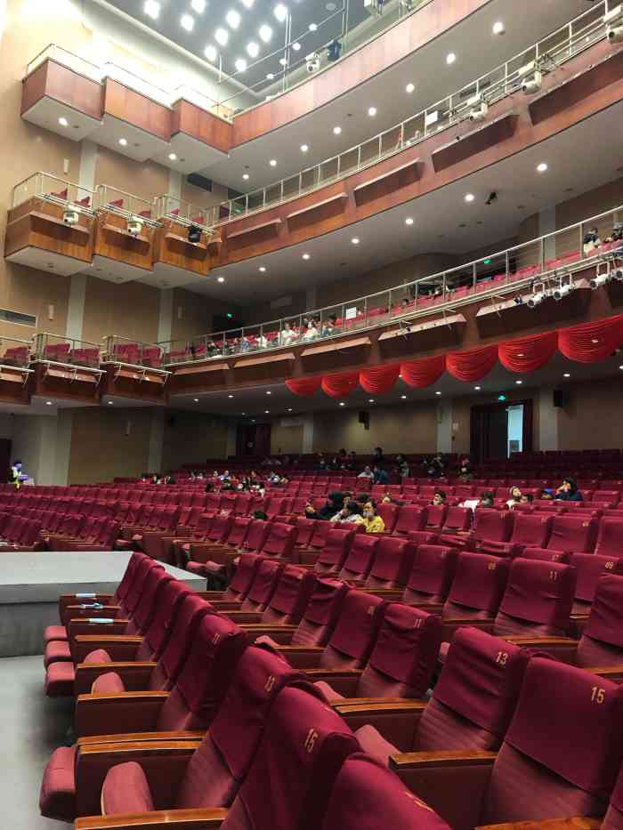 津湾大剧院-"d币兑换的演出 克罗地亚爵士乐队演出 提.