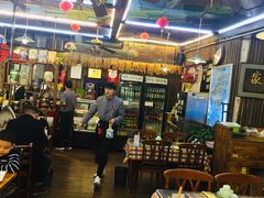 大堂-阿里巴巴海鲜烧烤家常菜(黄岛店)