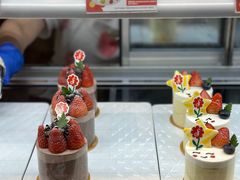 -花花卷卷·鲜食蛋糕(静安久光百货店)