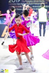 -美妆吧私人订制·化妆美甲美睫半永久