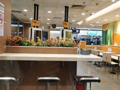 自助取餐区-麦当劳(轻轨曹杨路店)