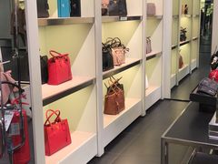 店内环境-塞拉瓦莱名品奥特莱斯