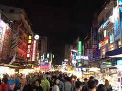 -六合夜市