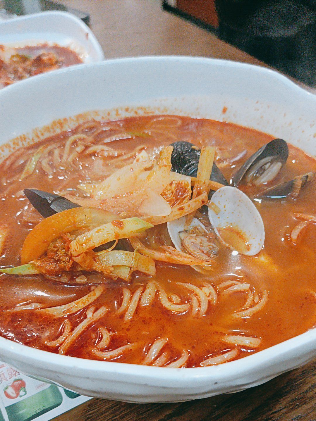不一样的辣味海鲜面