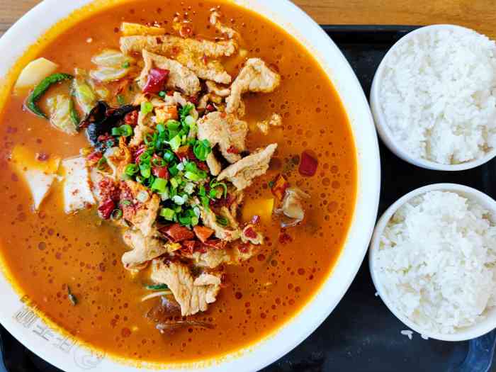 任天椒水煮肉片米饭