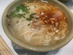 -亮亮面馆(经六路店)