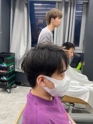 -藤野造型烫发染发